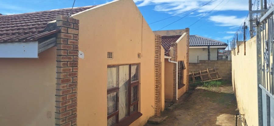 6 Bedroom Property for Sale in Mdantsane Nu 17 Eastern Cape